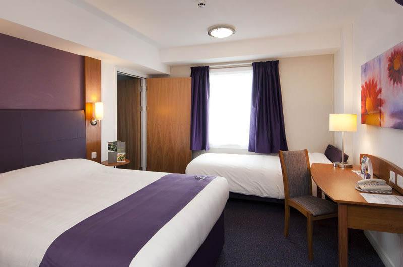 Premier Inn Cwmbran Exterior photo