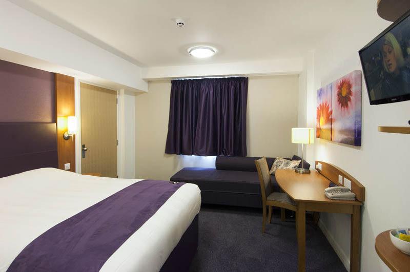 Premier Inn Cwmbran Exterior photo